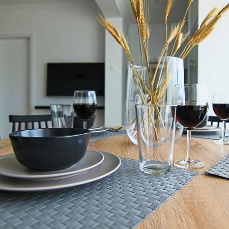 Phaedrus Living Seaside Junior Suite Lighthouse 63 Paphos Esterno foto