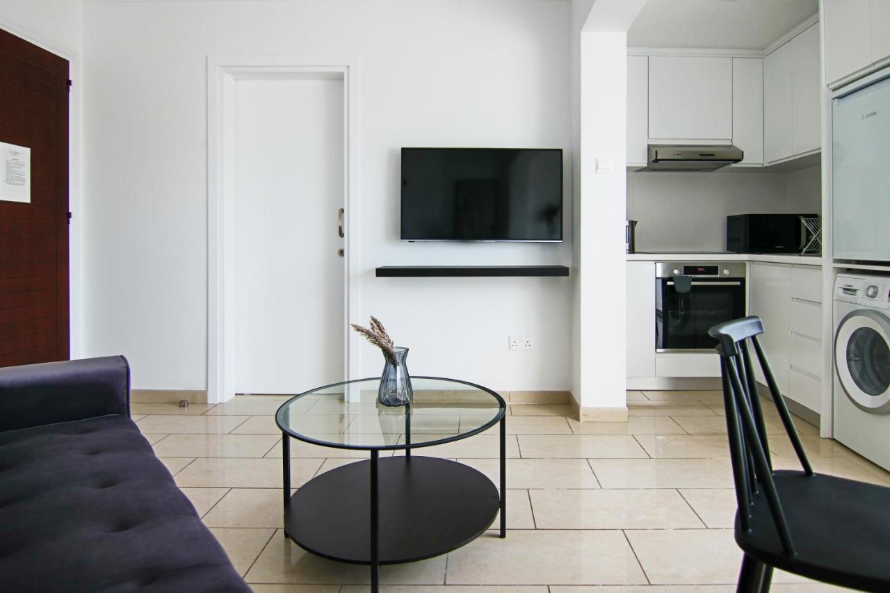 Phaedrus Living Seaside Junior Suite Lighthouse 63 Paphos Esterno foto