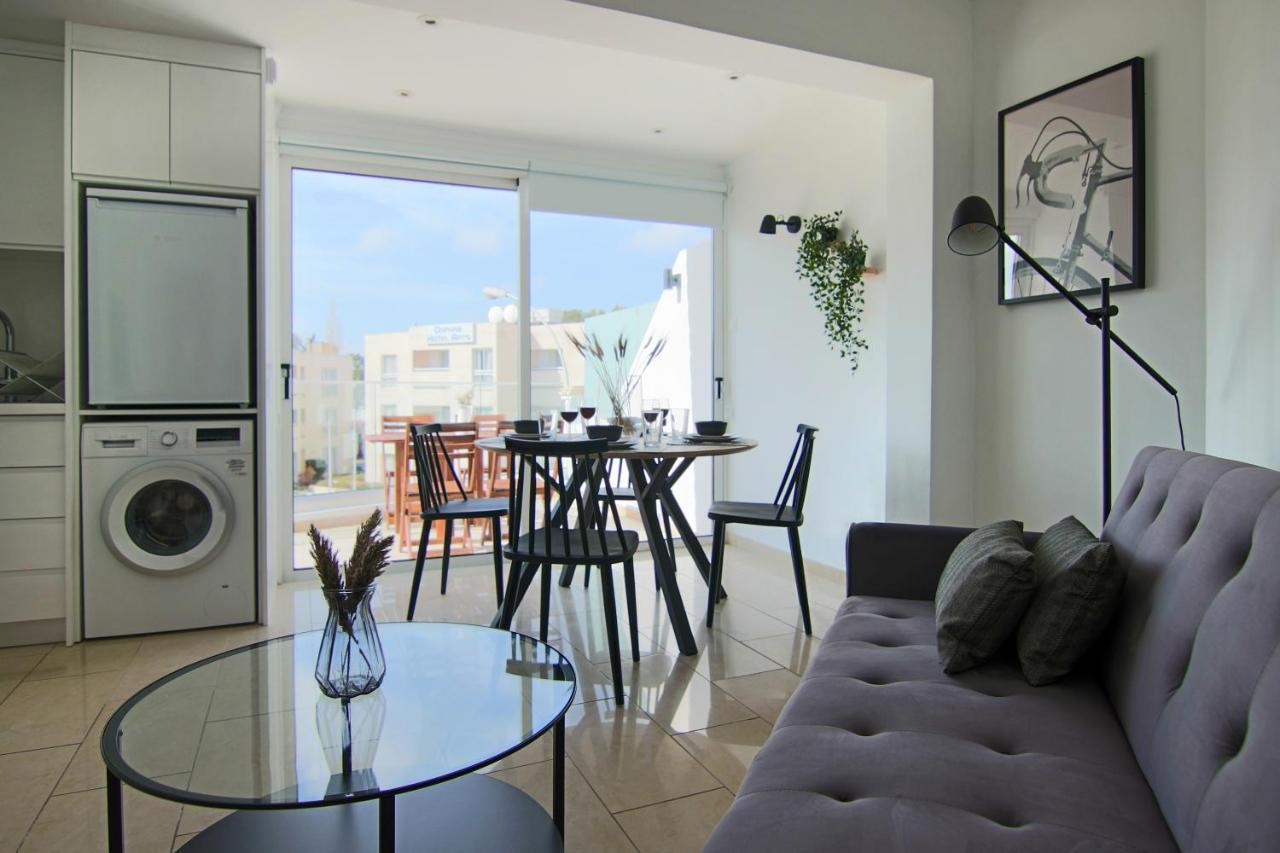 Phaedrus Living Seaside Junior Suite Lighthouse 63 Paphos Esterno foto