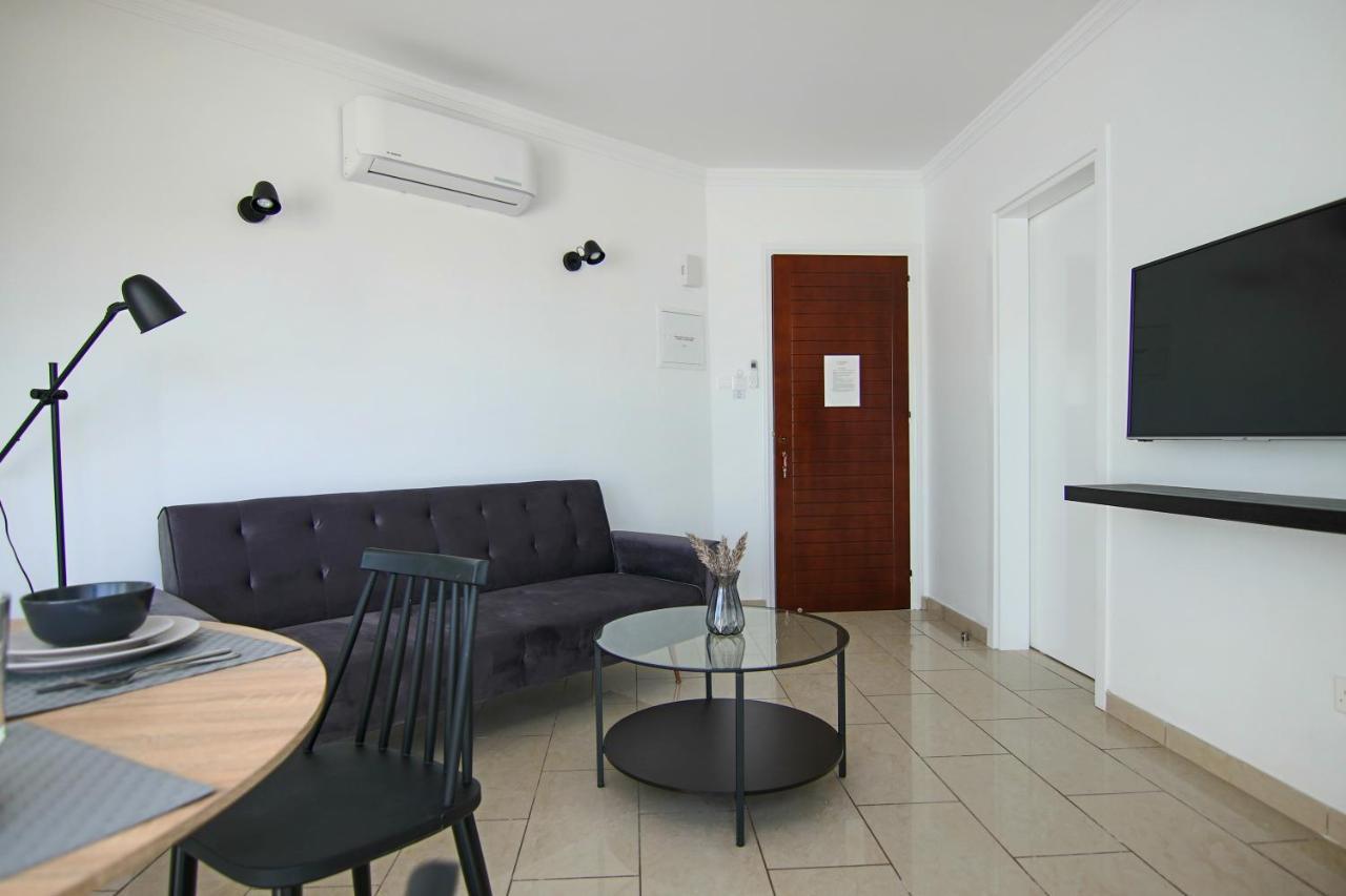 Phaedrus Living Seaside Junior Suite Lighthouse 63 Paphos Esterno foto