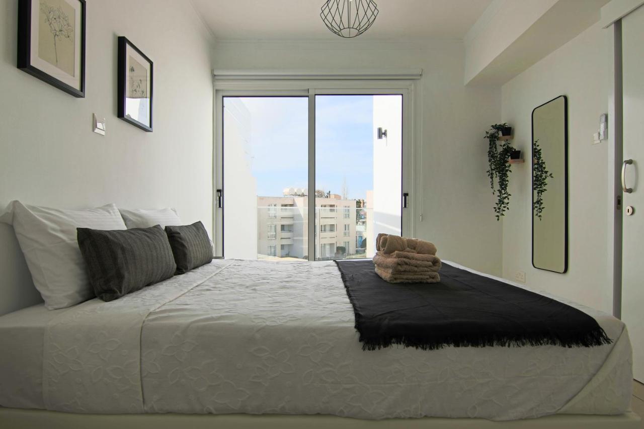 Phaedrus Living Seaside Junior Suite Lighthouse 63 Paphos Esterno foto