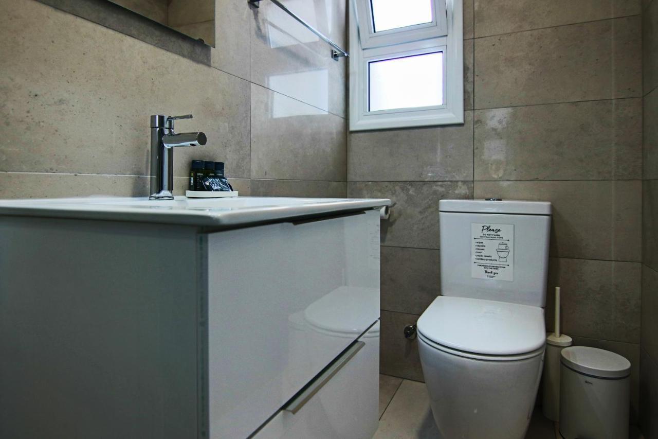 Phaedrus Living Seaside Junior Suite Lighthouse 63 Paphos Esterno foto